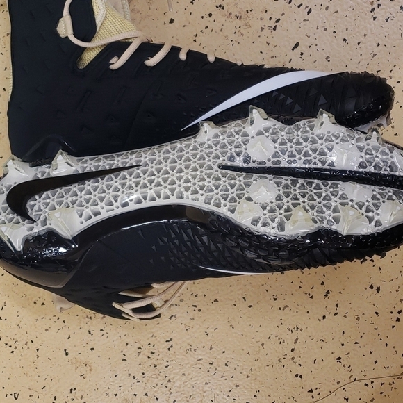 𝅺NIKE force savage men's gold and black cleats size 16 EUC - Picture 3 of 6